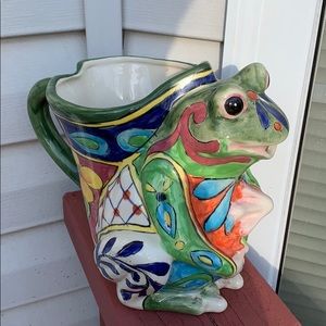 Frog Pitcher